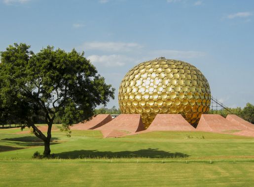 File:The Matrimandir in Auroville, Tamil Nadu, India.jpg - Wikimedia Commons
