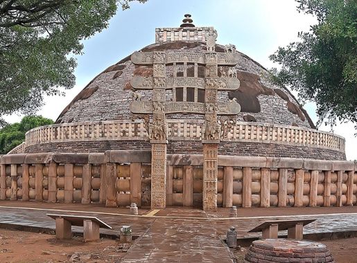 File:Southern gateway stupa no 1, sanchi 06.jpg - Wikimedia Commons