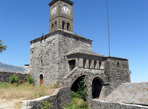File:Gjirokaster, castle 7.jpg - Wikimedia Commons