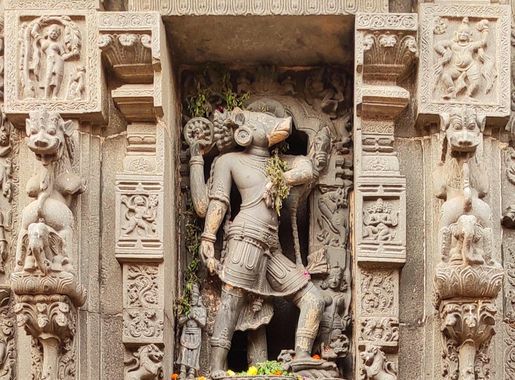 File:Simhachalam inner temple architecture.jpg - Wikimedia Commons
