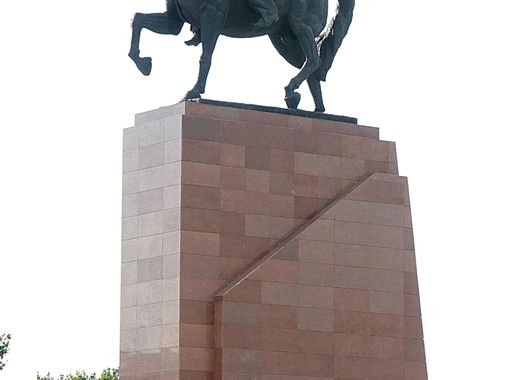 File:Statue of Manas in Bishkek (cropped).jpg - Wikimedia Commons