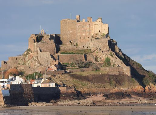 File:Mont orgueil.JPG - Wikimedia Commons