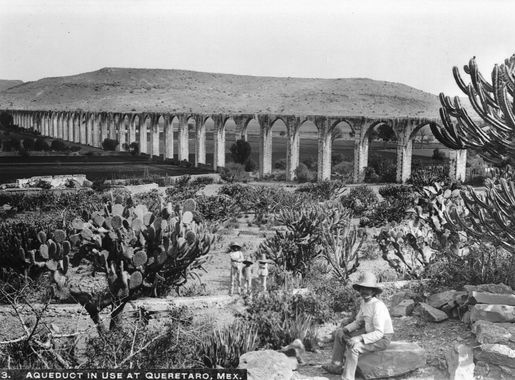 Archivo:Aqueduct at Queretaro, Mexico, ca.1905-1910 (CHS-643).jpg -  Wikipedia, la enciclopedia libre