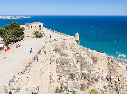 File:Castillo de Santa Bárbara, Alicante, España, 2014-07-04, DD 62.JPG -  Wikimedia Commons
