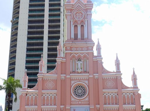 File:Da Nang Cathedral - Da Nang, Vietnam - DSC02464.JPG - Wikimedia Commons