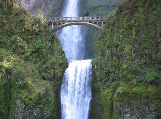 File:Multnomah Falls from the base.jpg - Wikipedia
