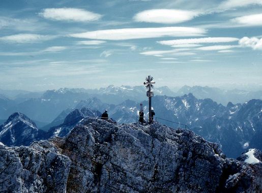 File:Zugspitze - Summit (6761797085).jpg - Wikimedia Commons