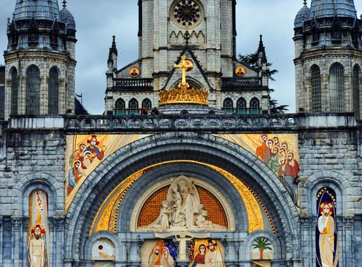 Fotos gratis : edificio, punto de referencia, fachada, Iglesia, catedral,  lugar de adoración, monasterio, santuario, sinagoga, basílica, pesado,  Mosaicos, arquitectura gótica, Basílica de nuestra señora del rosario,  Símbolo del ecumenismo, Arquitectura ...