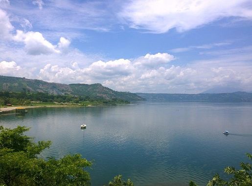 File:El Salvador - San Salvador, Ilopango Lake - panoramio (2).jpg -  Wikimedia Commons