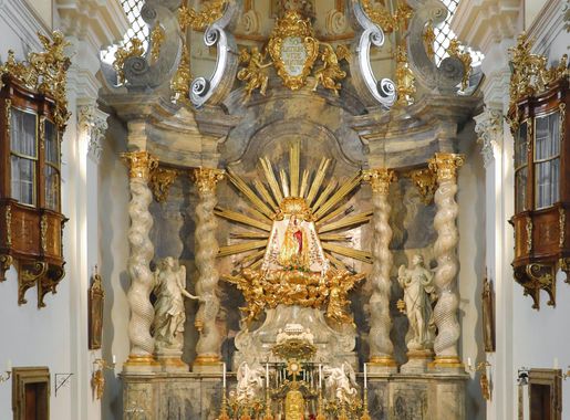 File:Mariatrost - Kirche, Hochaltar.JPG - Wikimedia Commons