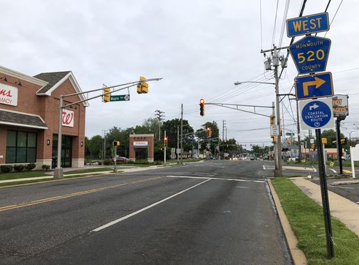 File:2018-05-28 19 37 17 View west along Monmouth County Route 520 (Broad  Street) at New Jersey State Route 35 (Maple Avenue) in Red Bank, Monmouth  County, New Jersey.jpg - Wikimedia Commons