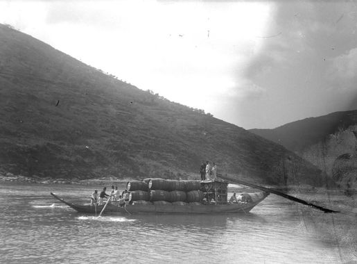 Ficheiro:Vinho do Porto - barco rabelo no Douro.jpg – Wikipédia, a  enciclopédia livre