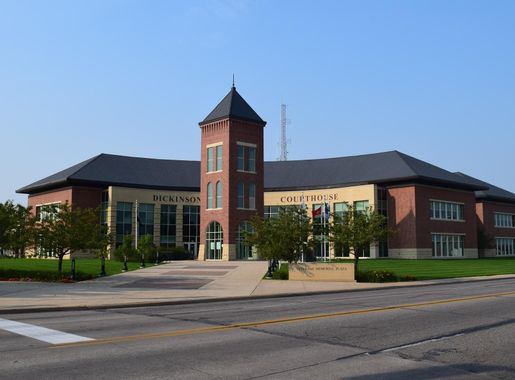 File:New Dickinson County Courthouse, Spirit Lake, IA.jpg - Wikipedia