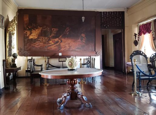 File:Syquia Mansion salon.jpg - Wikimedia Commons