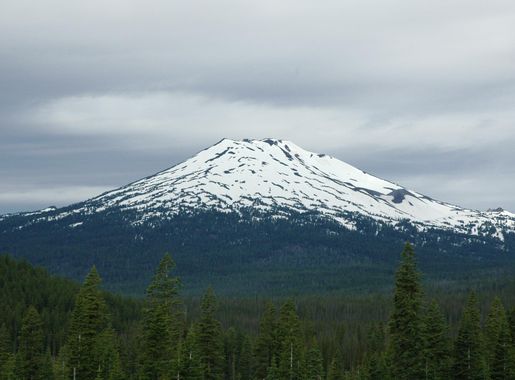 File:Mount Bachelor closeup.jpg - Wikimedia Commons