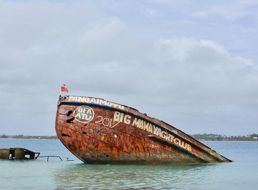 File:Shipwreck (237821237).jpeg - Wikimedia Commons