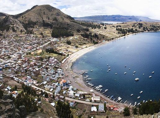 File:Panoramica de Copacabana Bolivia.jpg - Wikipedia