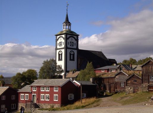 File:RørosKirke.jpg - Wikimedia Commons