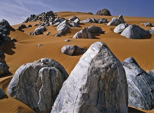File:Montagnes Bleus1.jpg - Wikimedia Commons