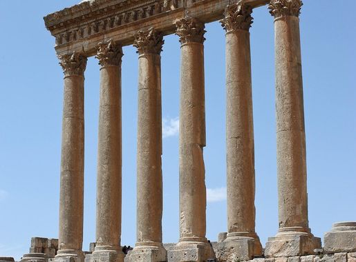 File:Baalbek - temple of Jupiter.jpg - Wikimedia Commons