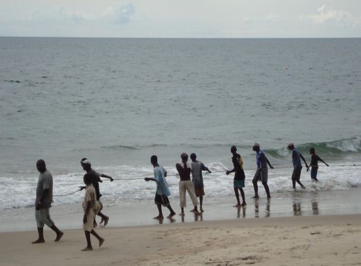 File:Zegenvisserij in Freetown, Sierra Leone, -2 oktober 2010 a.jpg -  Wikimedia Commons