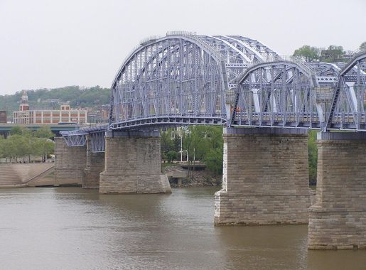 File:Newport Southbank Bridge (Purple People Bridge) P4280197.JPG -  Wikimedia Commons
