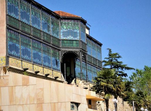 File:Casa Lis, Museum Arte Deco, Salamanca.jpg - Wikimedia Commons