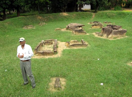 File:Ibban Katuwa, Sri Lanka 0021.jpg - Wikimedia Commons