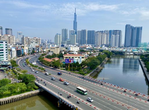 File:Nguyen Huu Canh Street, HCMC.jpg - Wikimedia Commons