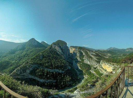File:Panorama du Point Sublime.jpg - Wikimedia Commons