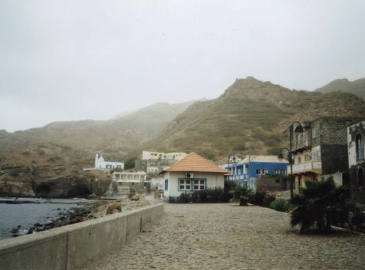 File:FurnaRuaDoMar.jpg - Wikimedia Commons
