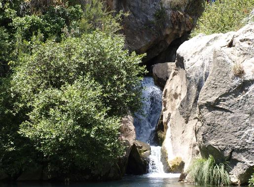 File:Cueva del gato peligro!.jpg - Wikimedia Commons
