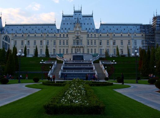 File:Palatul Culturii - Iasi.JPG - Wikimedia Commons