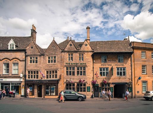 File:Market Square - Stow on the Wold.jpg - Wikimedia Commons