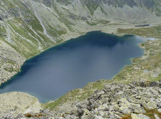 File:Veľké Hincovo pleso, vysoké Tatry.JPG - Wikimedia Commons