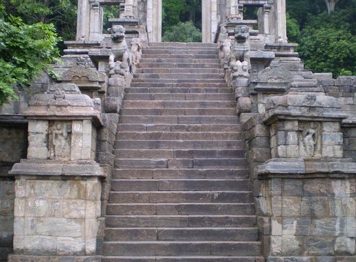Public Domain Picture | A view of the Buddhist Yapahuwa rock fortress  complex Staircase in Sri Lanka. This fortress was the site of the Kingdom  of Dambadeniya located here at Yapahuwa. |