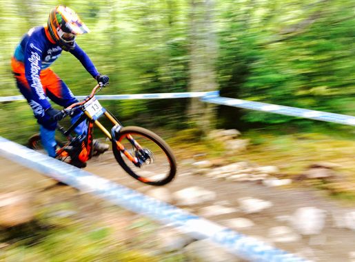 Downhill mountain biking - Wikipedia