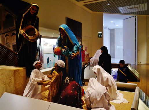 File:Manama Bahrain National Museum Interior Customs & Traditions Hall  06.jpg - Wikimedia Commons