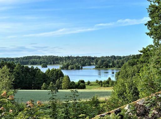 File:Lake Veckeln in Flen-Katrineholm in Sörmland seen from Grindstugan  southeast of the lake 01.jpg - Wikimedia Commons