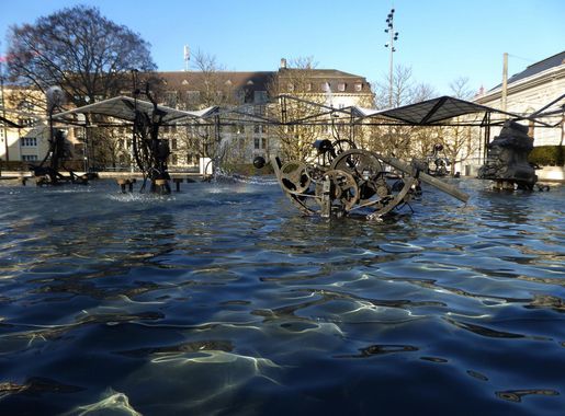 File:Jean Tinguely (1925–1991) Fasnachts-Brunnen, Tinguely-Brunne, Basel  06.jpg - Wikimedia Commons