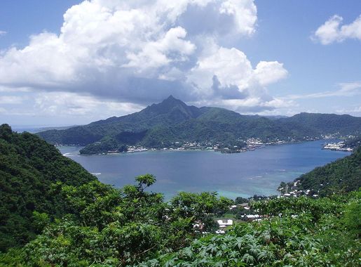 File:Pago Eroded Volcano in American Samoa.jpg - Wikimedia Commons