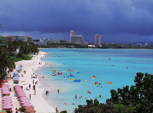File:The beach of Guam Reef Resort, Tumon Bay, USA (8575993721).jpg -  Wikimedia Commons