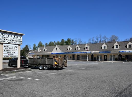 File:Atholton shopping center Columbia MD 2023-04-02 14-35-57.jpg -  Wikimedia Commons