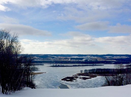 File:Chestnut Mountain .jpg - Wikimedia Commons