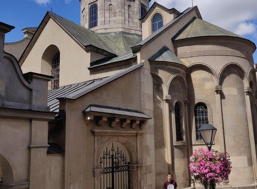 Soubor:Armenian church, Lviv (2).jpg – Wikipedie