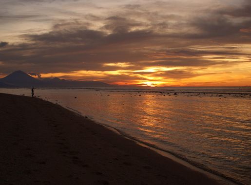 Berkas:Sunset Gili Trawangan.JPG - Wikipedia bahasa Indonesia, ensiklopedia  bebas