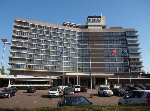 File:Hilton hotel Apollolaan pic3.JPG - Wikipedia