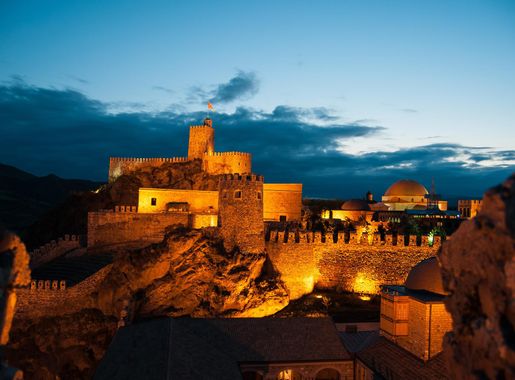 File:Rabati Fortress in Akhaltsikhe, Georgia.jpg - Wikimedia Commons