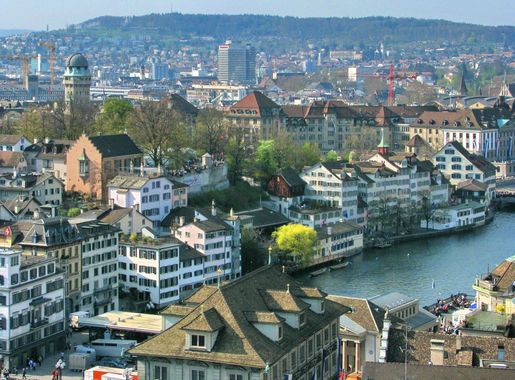 File:Käferberg - Lindenhof - Schipfe - Limmat - Sicht vom Grossmünster  Karlsturm IMG 6425.JPG - Wikipedia