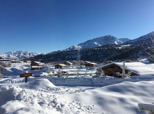 File:Chalets at Amirsoy Resort.jpg - Wikimedia Commons